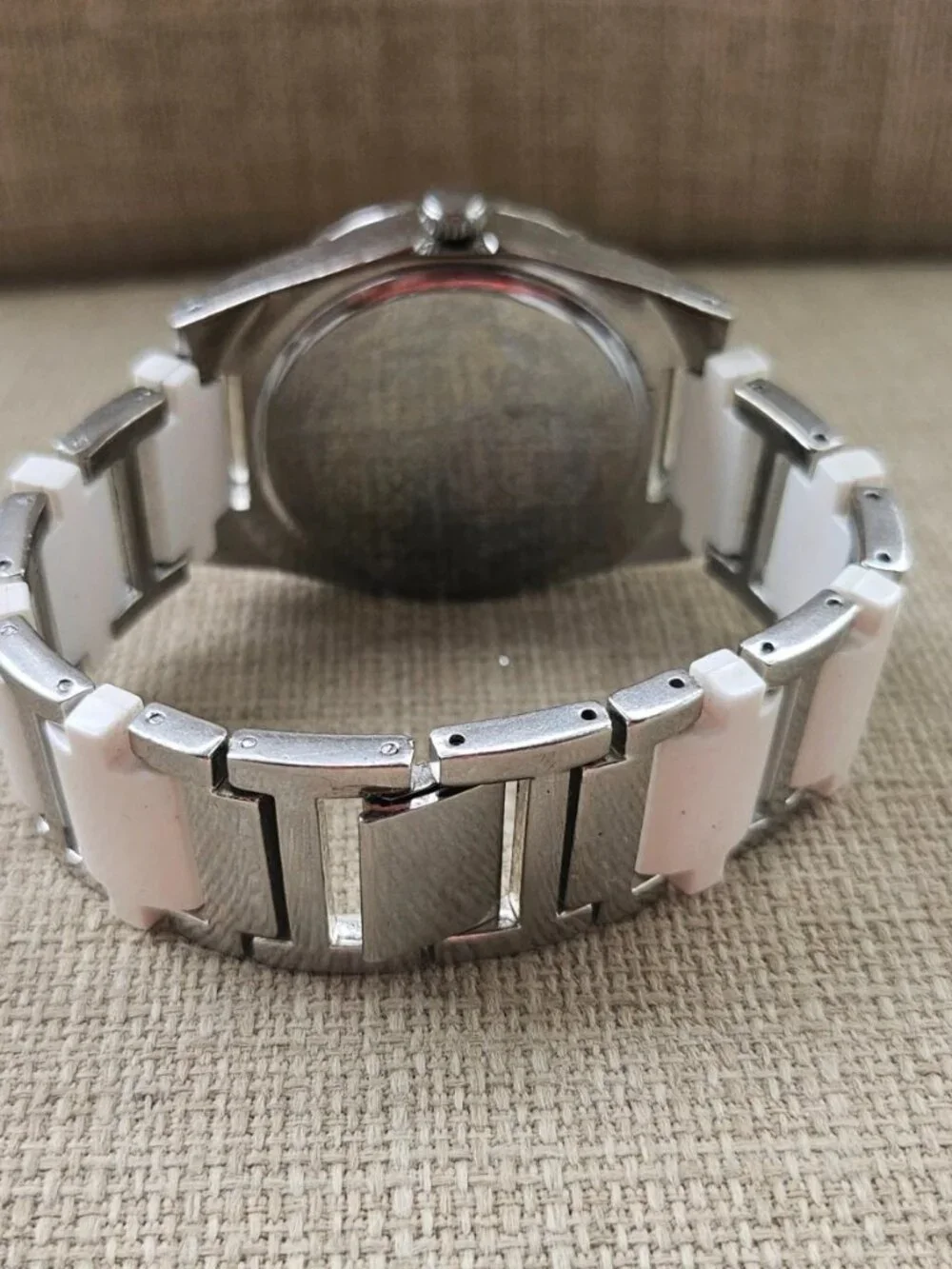 Sanrio Hello Kitty Women Watch White/Silver Tone Analog Quartz Wrist Watch